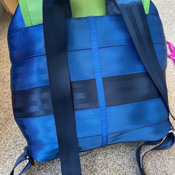 Disney Harvey’s Toy Story Alien Seat Belt Backpack - Picture 6 of 6